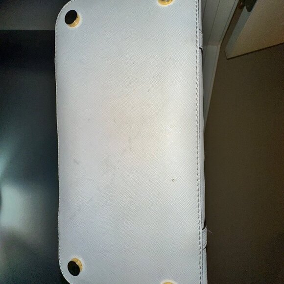 Michael Kors Optic White/Gold Handbag with laser cutouts - Picture 2 of 5